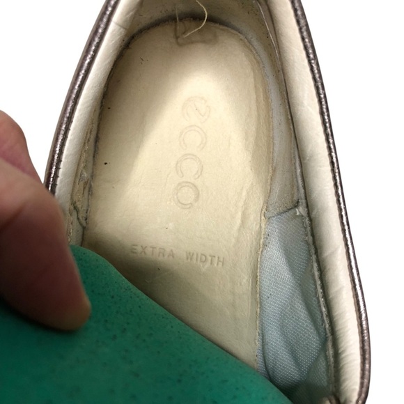 Ecco Metallic Sneaker Women Sz 41 US10 Wide Quilted Leather Bronze Casual Laced - Picture 10 of 11